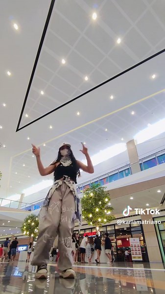 Easy Dance Moves Inspired by Jennie from BLACKPINK