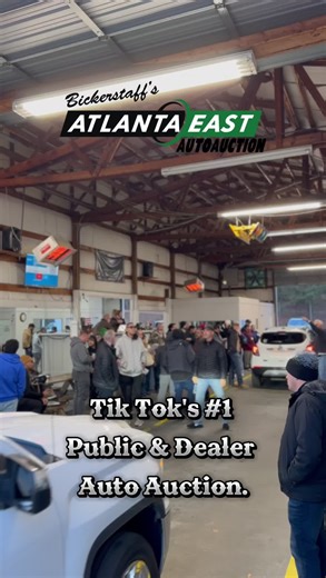 Atlanta East Auto Auction keeps Mondays exciting every week 🚗🔥. With 200 cars and trucks running through the lanes, the deals move fast and the energy stays high 💸 📍 2970 US Hwy 78E, Loganville, GA 30052 🕝 Preview starts at 2:30 PM 🕔 Auction begins at 5 PM Open to dealers and the public — no dealer license required to buy 🏁