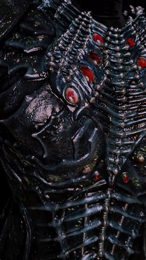 12K views · 292 reactions | Take a behind-the-scenes look at the creation of the Xenomorph corset - a fusion of horror, sci-fi, and wearable art  #PrinceArmory #Xenomorph #LeatherArmor #CostumeDesign #Cosplay #FantasyArt #Art #LeatherCrafting | Prince Armory | Facebook