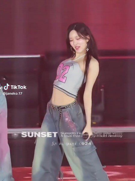 Body Roll Dance Moves for Fall with IVE