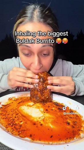 Moona food mukbang: burrito & chocolate challenge