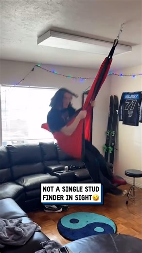 That's the last time I install something alone 🤕🤣 | UNILAD Tech