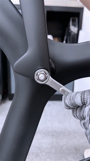 Track Bike Assembly STEP 4 | Installing Front and Rear Wheels.🛞💨#icancycling #trackbike #TRA01 #bikeassembly | Icancycling