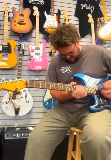 Ripping some Hendrix on the new Fender Mustang LTX100 Amp we just got in. Playing this beauty American Pro II Stratocaster in Dark Night finish on the “Hey Jimi” amp preset. You guys gotta come down and try it out! Open until 8pm 🎸 | Ardens Music Trenton
