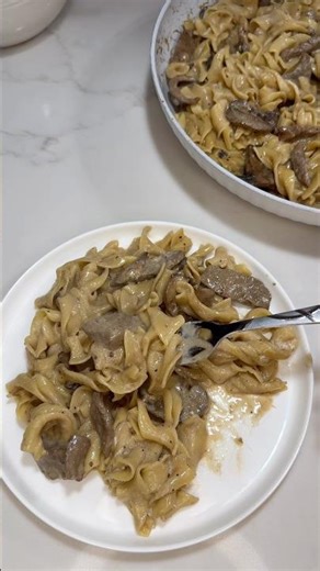 One Pan Beef Stroganoff #beef #stroganoff #noodles #recipe #onepanrecipe