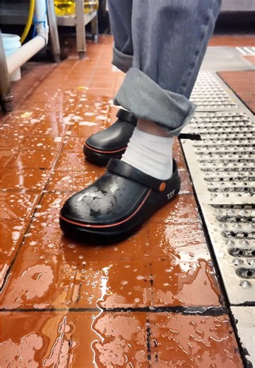 Best Waterproof Non-Slip Work Shoes for Chefs