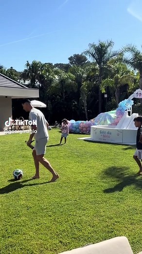 Trucos de su papi el 🐐: Georgina Rodríguez saltando y jugando