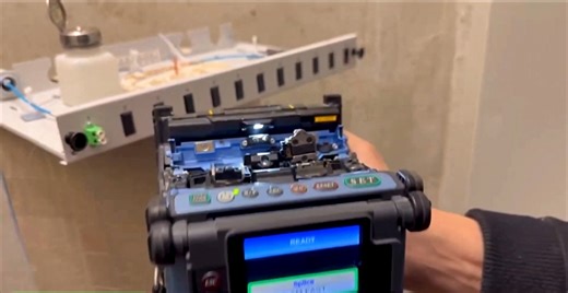 19K views · 225 reactions | How do process of Splicing a single Optic Fiber within a Fibre Distribution management One Fiber | ROAD LIFE | Facebook