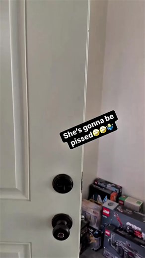 Just a light-hearted scare prank 😄 No harm, just laughs! #safeprank #harmless #funonly #comedyvideo #pranktok #tiktokfun #foryou #fypシ