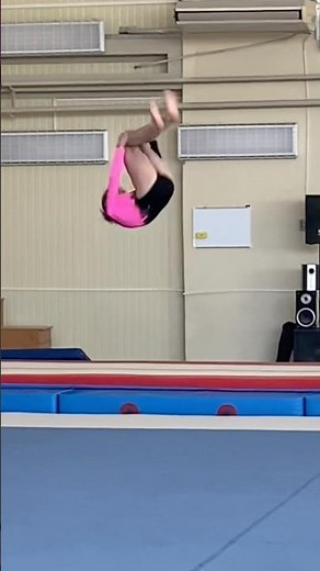 Graceful and powerful WAG floor exercise routine – poetry in motion