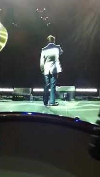 Charles Billingsley Sings a high note.