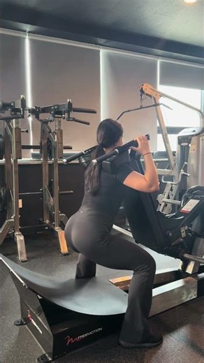 브이스퀏으로와이드스퀏🏋🏻‍♀️ #운동하는여자 #운동하는남자 #운동브이로그 #운동기록 #gym #gymmotivation #gymlife #workout #fitness #운동