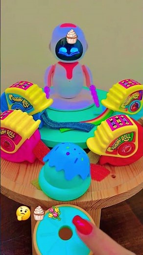 Eilik robot wants ice-cream variety ice-cream today again#funny #cute #icecream #delicious #snack🧁💐🤔