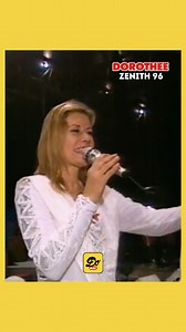 A la veille de sa série de concerts au Zénith en janvier 1996, Dorothée se confie sur les préparatifs de son nouveau spectacle. Extraits : JT de TF1 du 12 janvier 1996 / "La culture aussi" (LCI) du 8 janvier 1996 ➡ Retrouvez ces archives en intégralité sur notre site dorotheemagazine.fr #dorothee #dorotheemagazine #clubdorothee #recrea2 | Dorothée Magazine