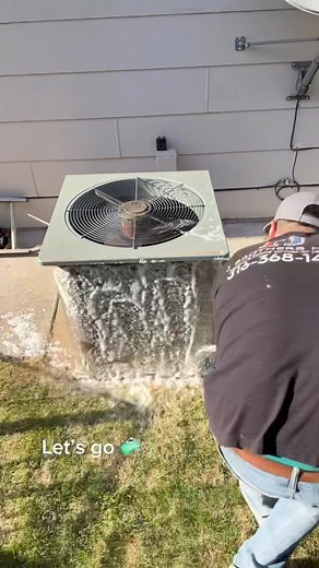 Satisfying time lapse on this AC condenser cleaning 😎🧼 #hvactechnician #hvaclife #heatingandcooling #satisfying #satisfyingvideo #hvacthings #fypシ