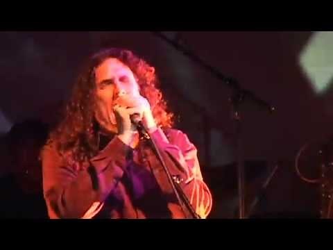 Weird Al singing "I Bleed" with the Pixies