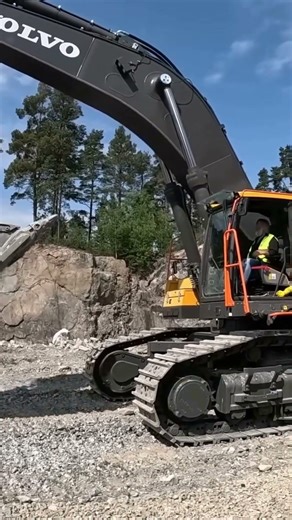 Beast Mode: John Deere 980M Wheel Loader! 💥🚜