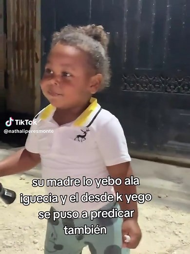 Niño Predicador en la Iglesia Predicando