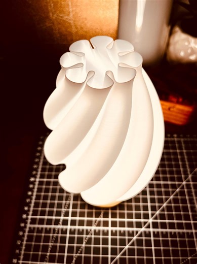 Twisted Flower Lamp - Etsy