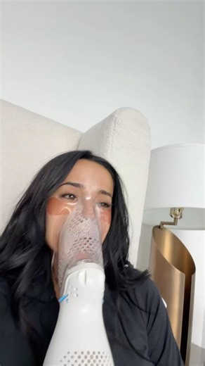 I’m officially that friend that wakes up the earliest and goes to bed before the after parties 😭😂