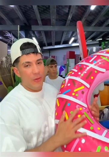 Part 2🤪Whoever Builds the BEST Color Bunker WINS! 😂#alejoigoa #funny #challenge #funnyvideos #fyp