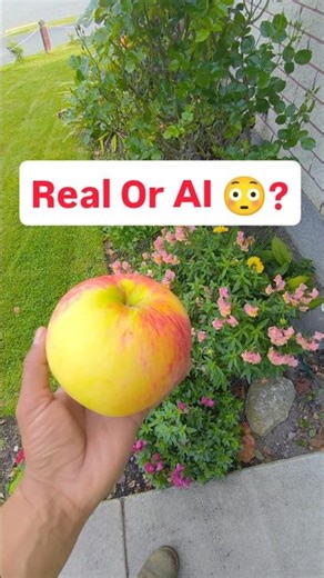 Real or AI?🧐Nature really outdid itself this time Rate this massive apple from 1-10 in the comments.