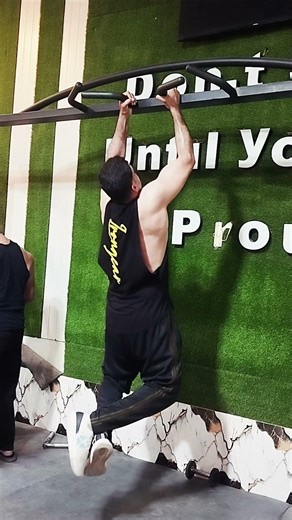 Build Back Turns Head #BackWorkout #GymMotivation #model #dailylife #FitnessJourney #WorkoutRoutine