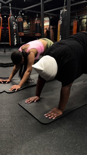 If you’re in Dallas and serious about getting in shape this year — this is your sign. Structured strength conditioning that actually works. Limited January availability. DM “DAWG” to lock in your spot. 🔥 #fyp #dallaspersonaltrainer #foryoupage #womensboxing #newyear @Kaya Marie ✰ @classi_doll_