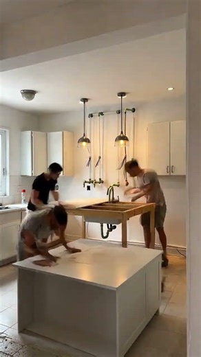 Contemporary Kitchen Design | High-End Minimalist Luxury