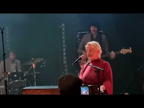 Izo FitzRoy live at Tivoli Vredenburg Utrecht 2023-06-14 (full concert), "A Good Woman" tour