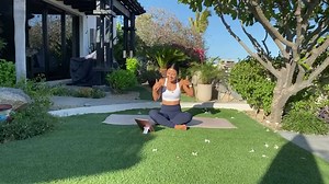 【無料ヨガレッスン】毎週土曜＆日曜ヨガレッスンLIVE | Wellness To Go