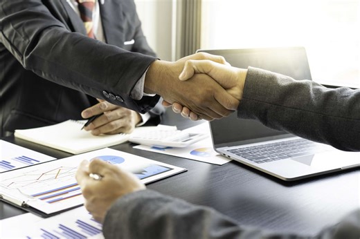 High-Water Mark and Hurdle Rate: Key Differences in Hedge Funds