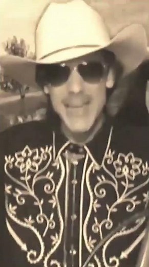 WALKIN' SHOES - TULSA TIME #shorts #countrymusic #southernrock