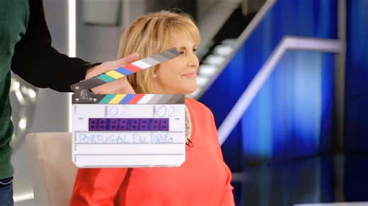 ⏰ Primeira Pessoa | Dina Aguiar | Quarta | 21H | RTP1 | RTP Play | É jornalista. Passou 47 anos no serviço público de televisão. Começou em 1978 na Informação 2, depois o Telejornal, e durante mais de 25 anos deu a cara pelo Portugal profundo, pelo interior, territórios e gentes afastados do poder central. É uma personalidade carismática, que todos reconhecem na televisão portuguesa. Dina Aguiar é a protagonista deste Primeira Pessoa. | RTP
