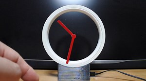 Faceless Clock Makes You Think Twice About How It Works