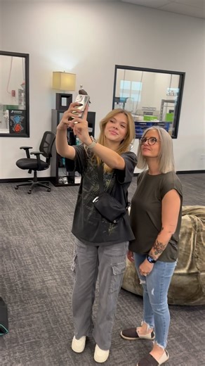 It’s National Selfie Day on June 21 and we have the perfect way to share your favorite selfies with your friends or even, well it’s in the name, YOURSELF! It’s really simple. Either take a selfie or upload your favorites, choose one of our incredibly pre-designed photo drop cards, and send it on out. Have some fun this Selfie Day and use some of our fun cards to share some memories! 📸💌♾️ #sendoutcards #promptings #selfieday #cards #selfie #greetingcards #photodrop #sendit #fun #besties #memori