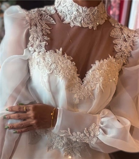✨AYÃT Couture✨ Where craftsmanship meets luxury✨ Every piece we create is a work of art — thoughtfully designed, meticulously handcrafted, and tailored to celebrate the individuality of the woman who wears it. From bridal couture to statement pieces, each design reflects elegance, precision, and timeless sophistication🤍 Luxury couture, created exclusively for you✨ #bride #srilankabride #srilankawedding #weddingdress #bridal