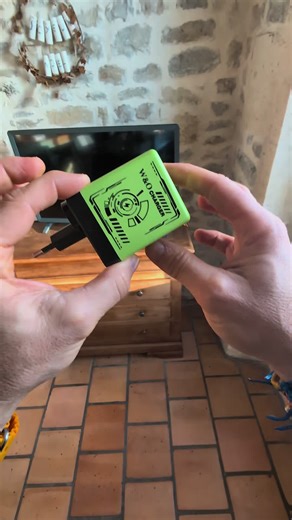 Chargeur 120W avec 2 câbles retractable un lighning et un usb type C #chargeur #smartphone #lightning #offrespourtoi #survieenfévrier