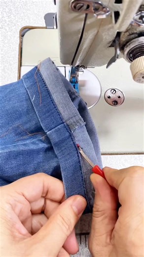 Alter jeans hems using the original edge #versatilesewin #sewing #ussewtips #sewinghacks
