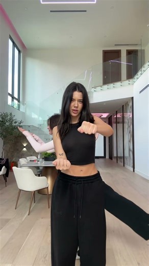 Quee😮: #short #shorts #Vanessa