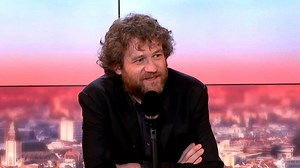 Olivier de Benoist en père de famille dépressif dans son nouveau spectacle : 'Le droit au bonheur' - RTBF Actus