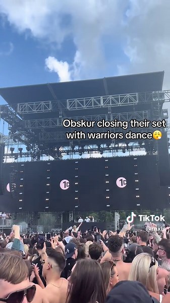 Obskur Closes Set with Warriors Dance Performance