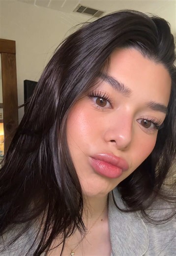 Glowing Makeup Tutorial for Sunday Tee Time