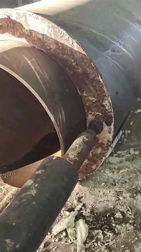 Industrial Pipe Insulation: Automated Polyurethane Foam Injection Process