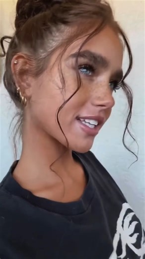 Kinley 🐉 | Tell my friends I’m on the ‘no drama’ diet now.. #kinllleyextra #viralreel #usa #model #explore #explorepage #trending #viraltrendyreels... | Instagram