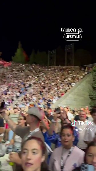 Ιουλία Καλλιμάνη στο Θέατρο Γης: Sold out συναυλία 7.000 θεατές