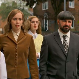Everyone Else Burns Trailer (Channel 4)
