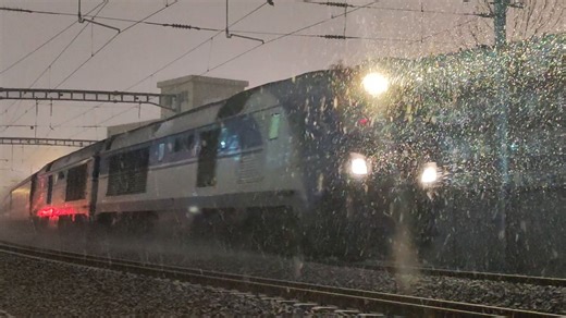 【铁路2024】雪国列车 Z83次 北京-齐齐哈尔 通过苹果社区弯道 DF11G0017/0018