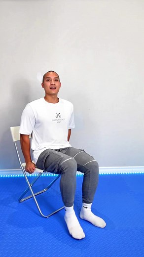 The seated marching exercise is a simple yet effective way to improve circulation and strengthen the legs without putting stress on the joints, making it ideal for older adults. By lifting each knee in a seated position, this low-impact movement helps increase mobility and enhance cardiovascular health. It’s also a great option for individuals with a sedentary lifestyle or limited mobility, offering an easy, accessible way to stay active. The seated position reduces pressure on the knees and bac