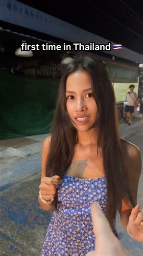 First Time in Thailand 🇹🇭 #bangkokcity #walkingtour #nightwalk #thailand #travel #ninacola #shorts